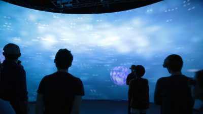 Winter Students in the Cube