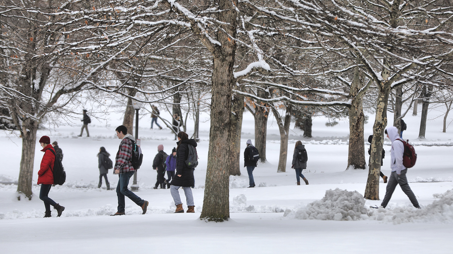 Students crossing the Dillfield during winter.